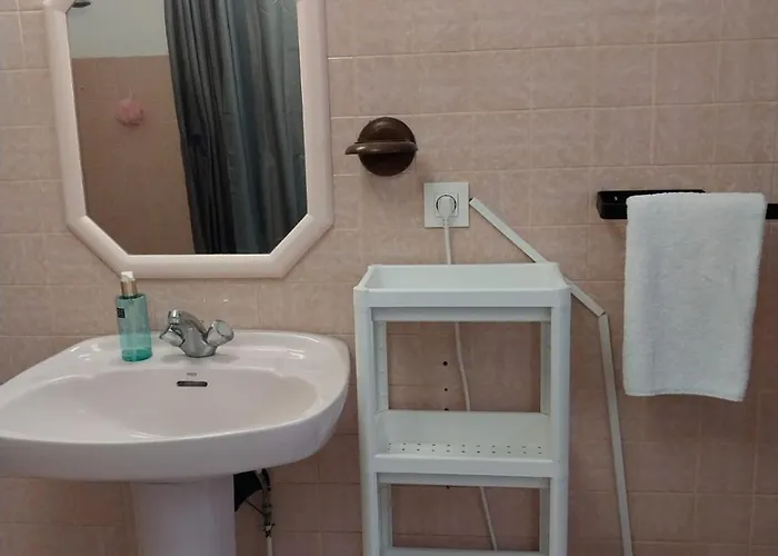 Econmic In A Private *