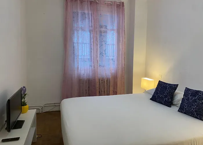 Apartman Econmic In A Private Hendaye